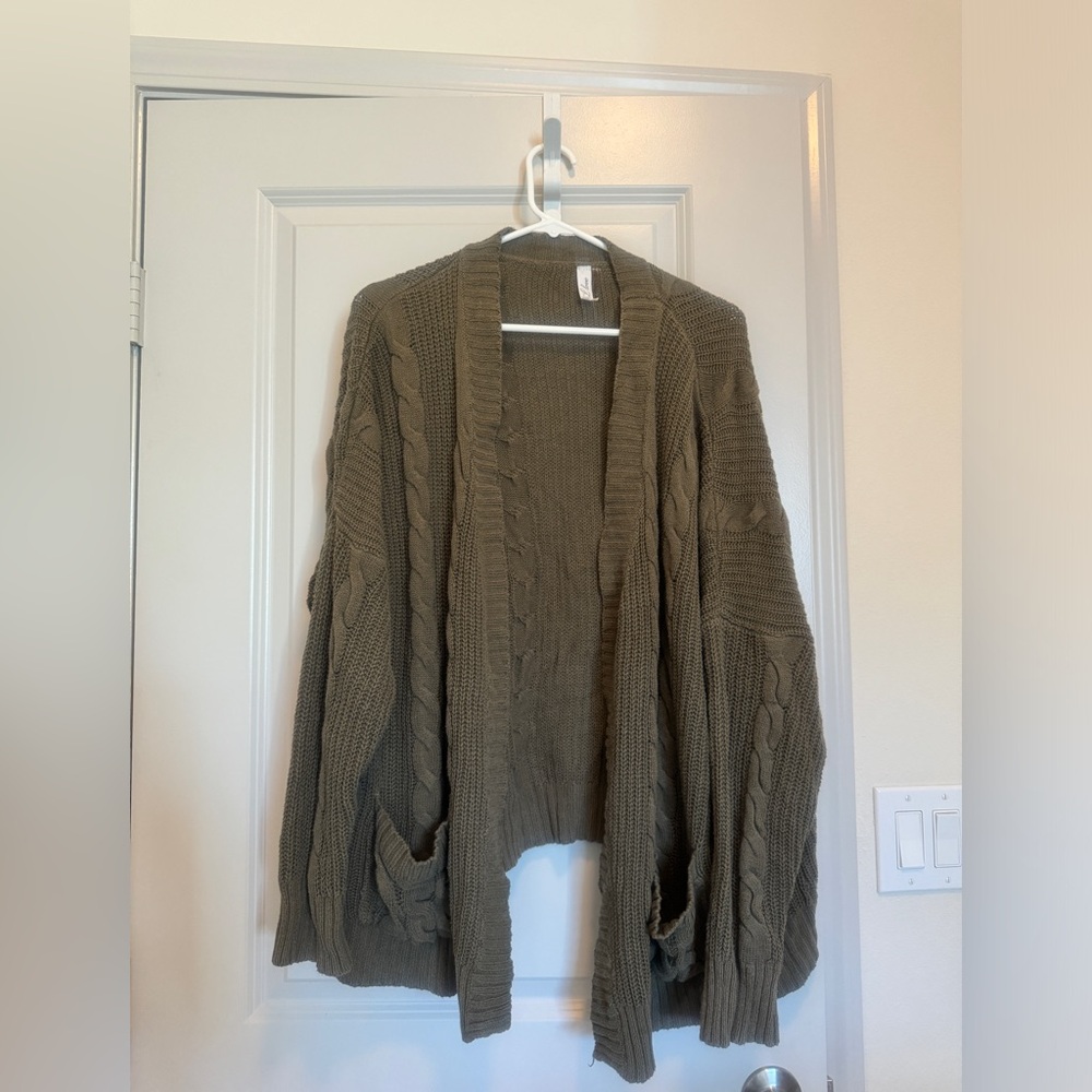 L Love army green Women Cable Knit Sweater Coats size M/L
